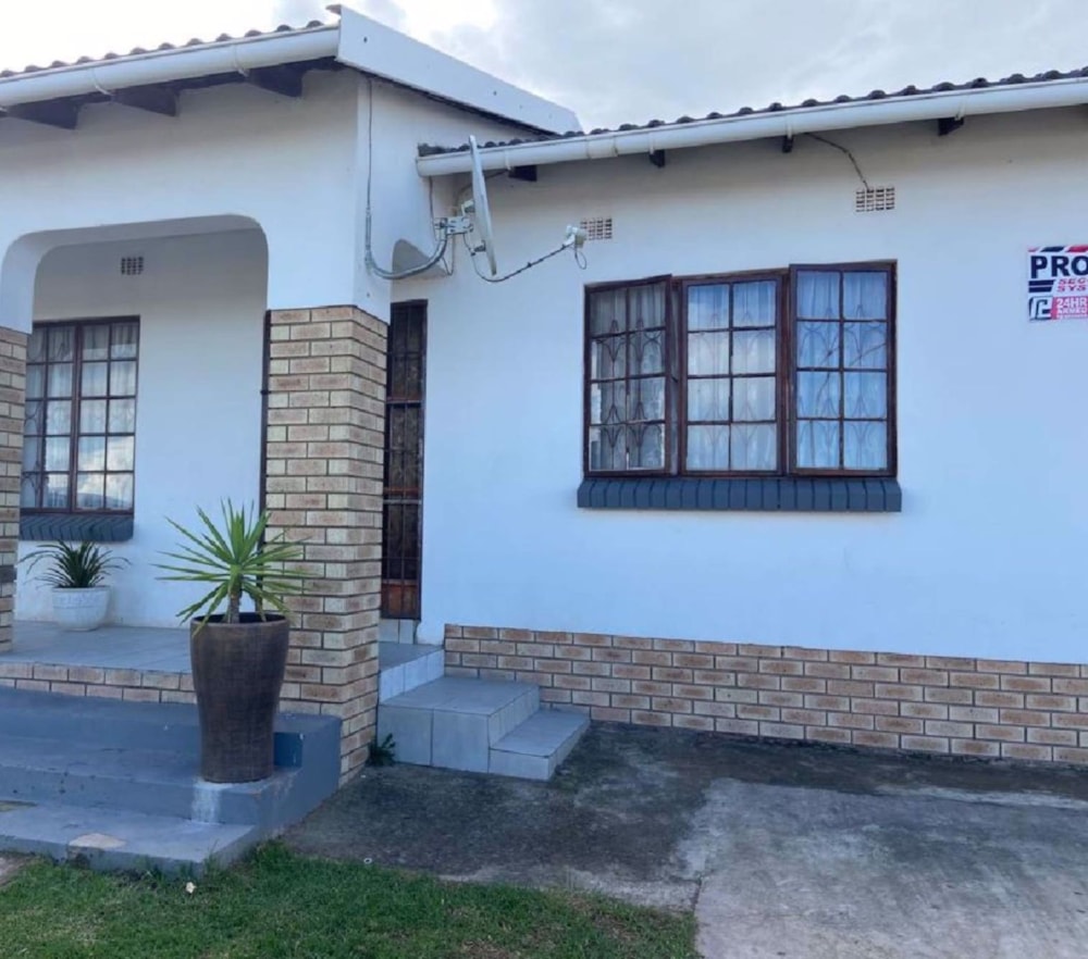House let in Southernwood, Mthatha - 1MH1728886