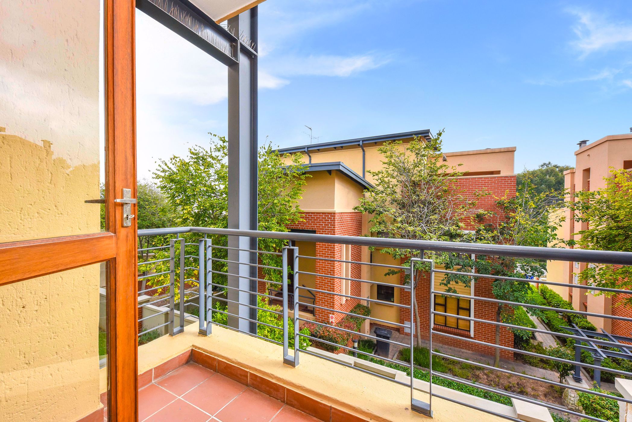 Apartment for sale in Douglasdale - FW1726920