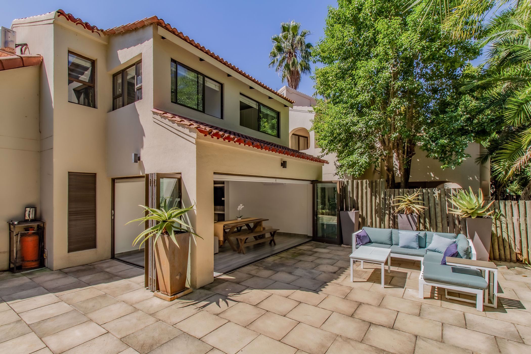 Double-storey cluster let in Eagles Landing - 1HR1678169