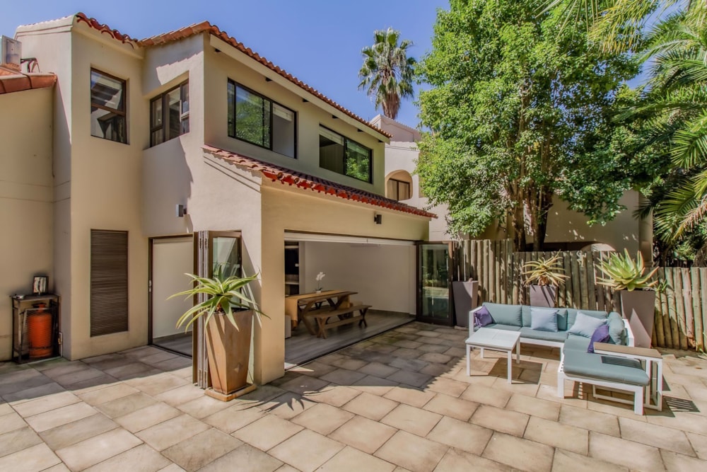 Double-storey cluster let in Eagles Landing - 1HR1678169 Double-storey cluster let in Eagles Landing - 1HR1678169