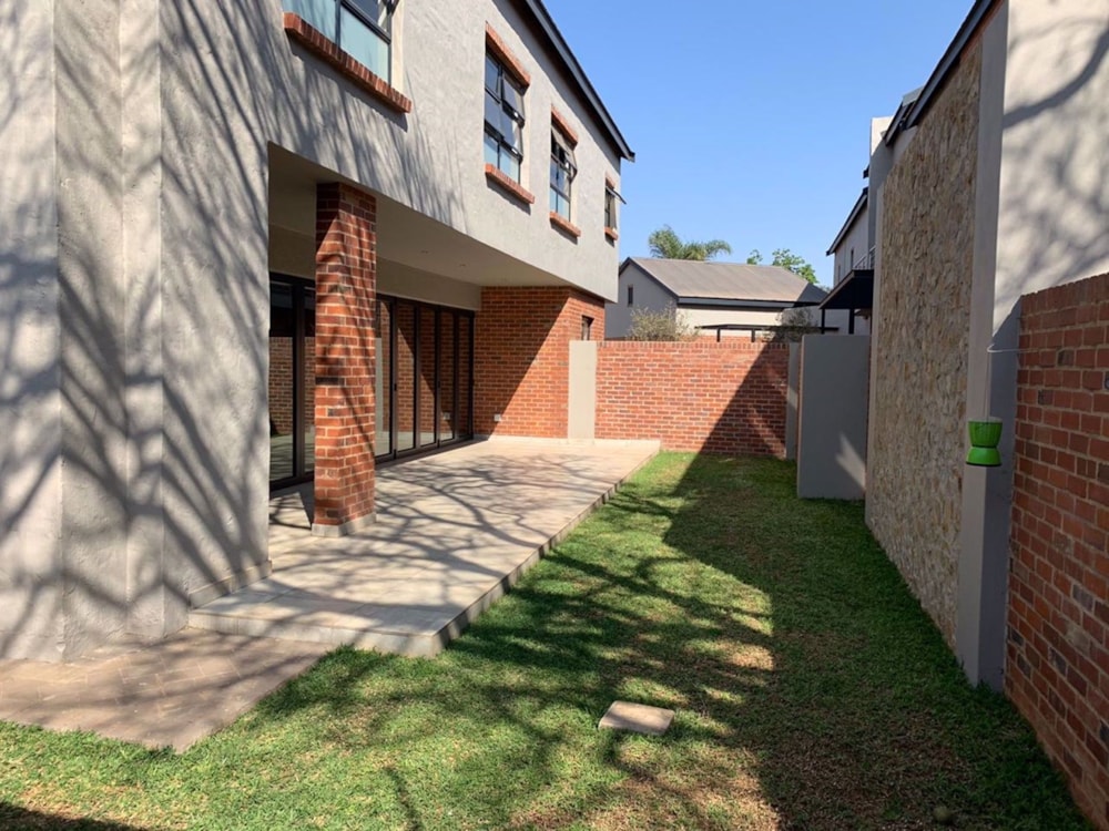 Security complex home to rent in Waterkloof Ridge - PTL1726751