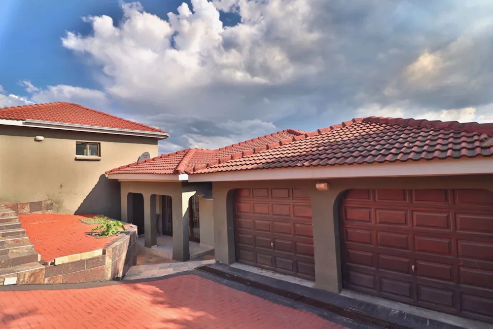 House for sale in Stonehenge - 1NS1567758 House for sale in Stonehenge - 1NS1567758