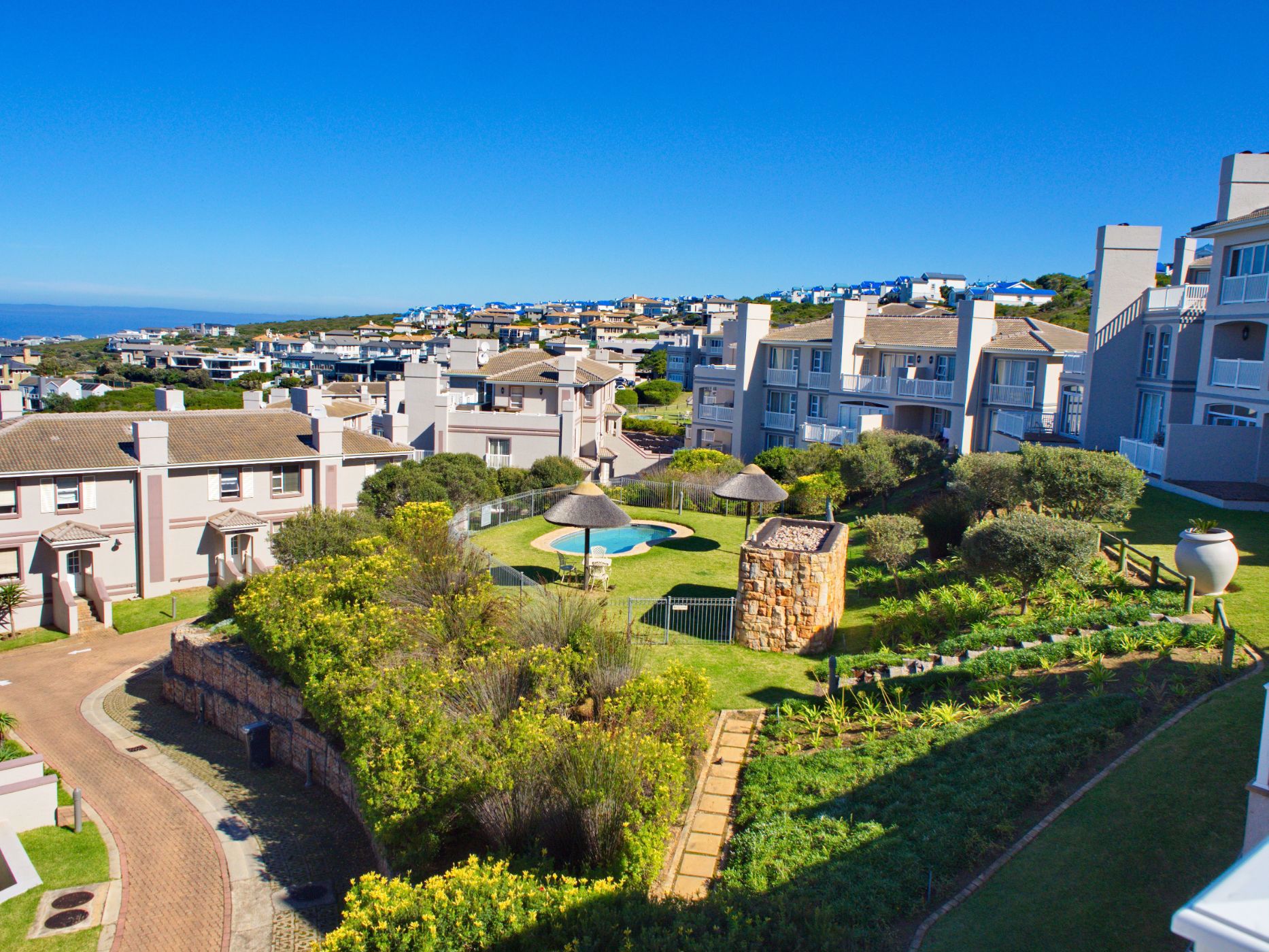 Apartment to rent in Pinnacle Point Golf Estate - 1MB1736552