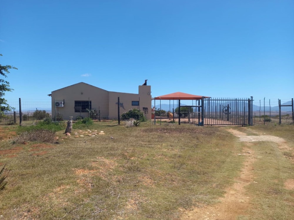Mixed use farm for sale in Stilbaai Rural - 1SR1567002 Mixed use farm for sale in Stilbaai Rural - 1SR1567002