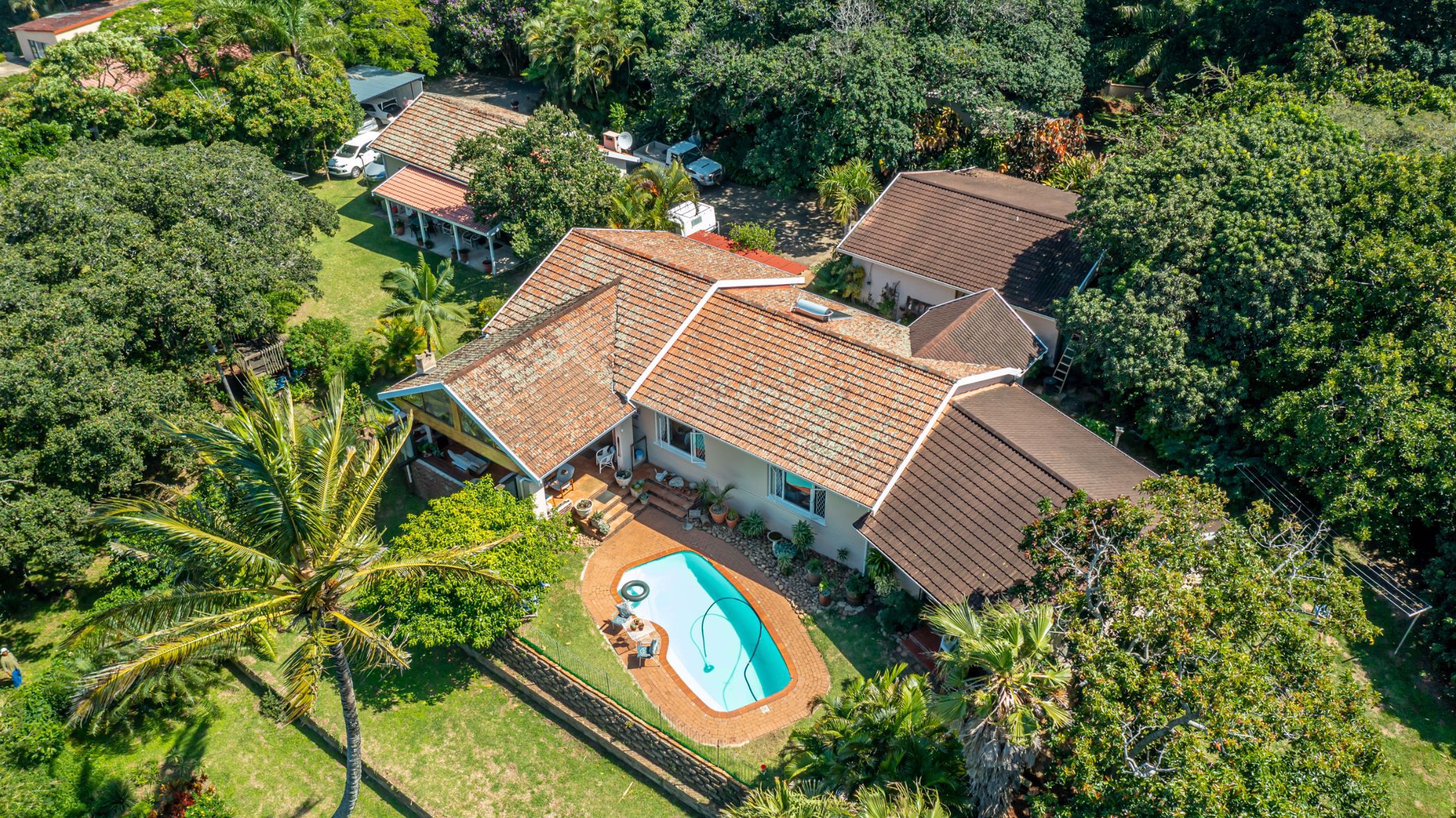 Security complex home for sale in Southport - 1PX1561113