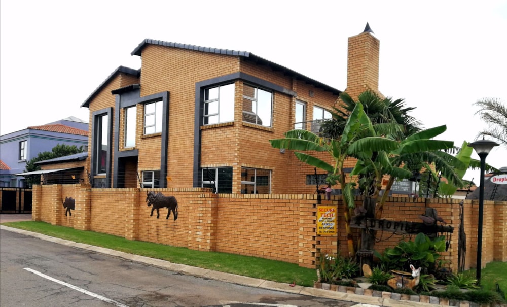 Double-storey house for sale in Sonneveld - 1BJ1564123 Double-storey house for sale in Sonneveld - 1BJ1564123