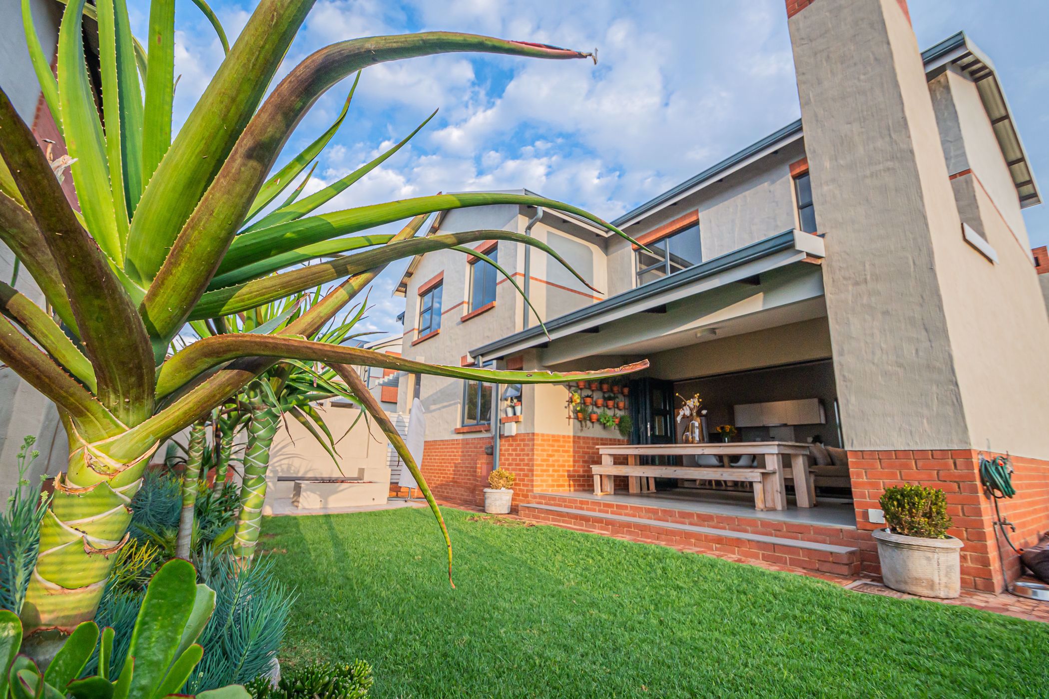 House to rent in The Hills - PTL1720477