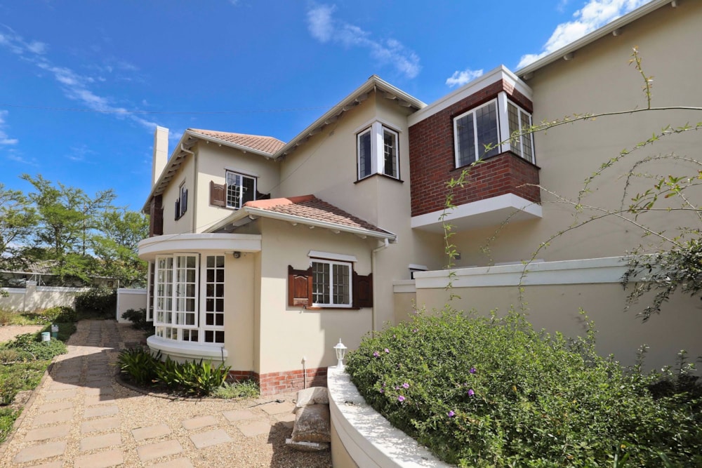 House to rent in Rondebosch - RBL1739652 House to rent in Rondebosch - RBL1739652