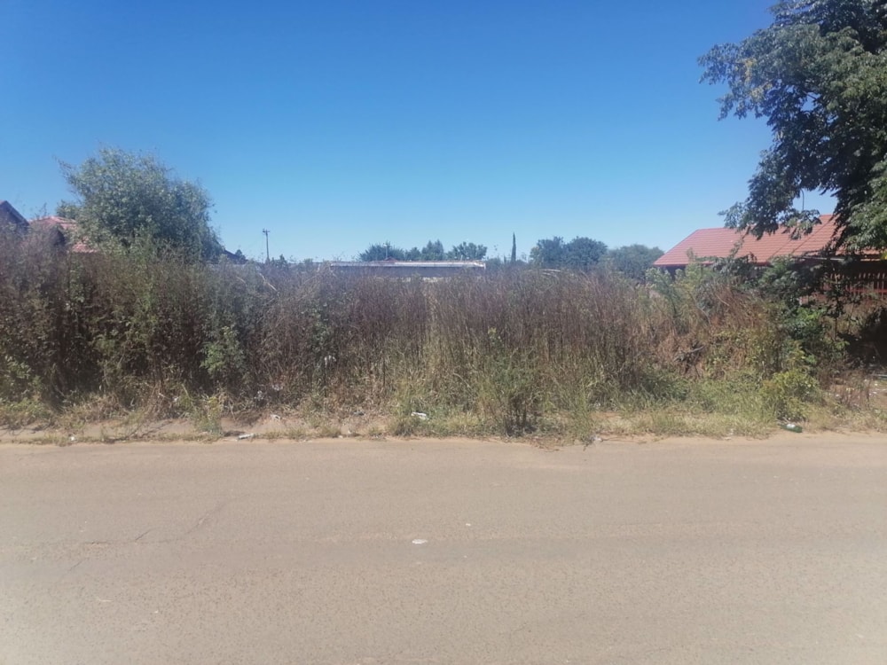 Residential vacant land for sale in Lourierpark - 1BX1566907