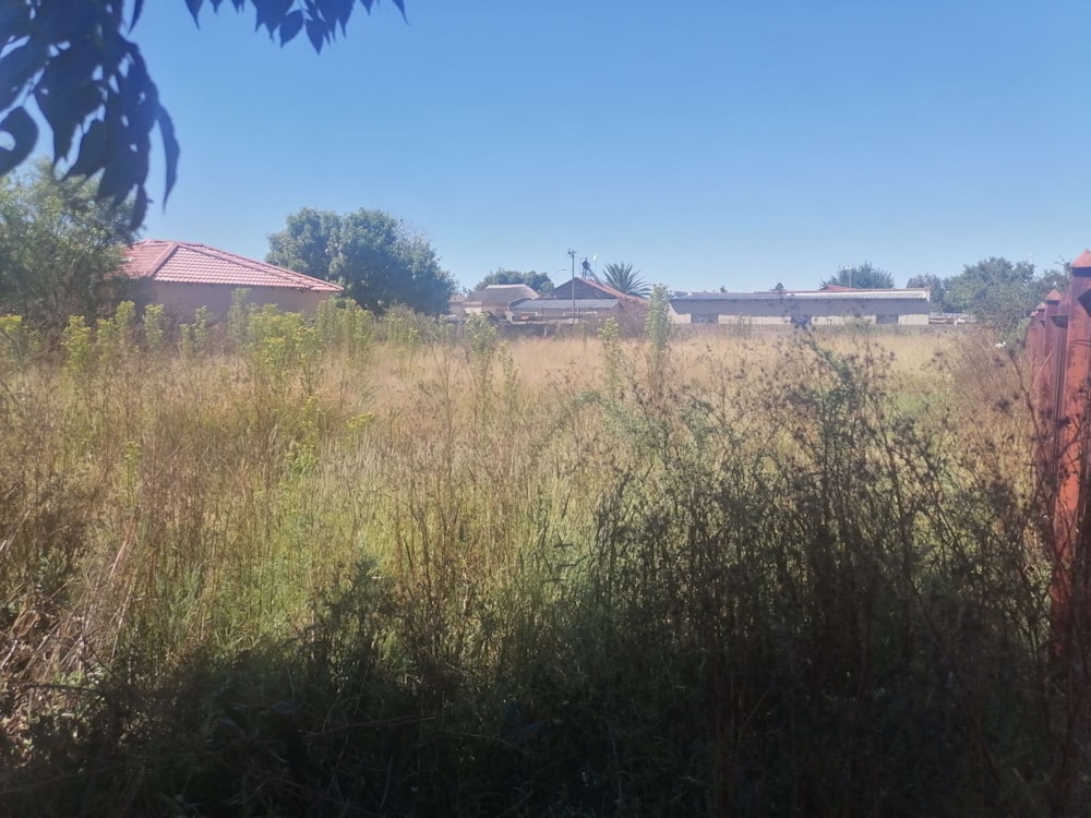 Residential vacant land for sale in Lourierpark - 1BX1566907