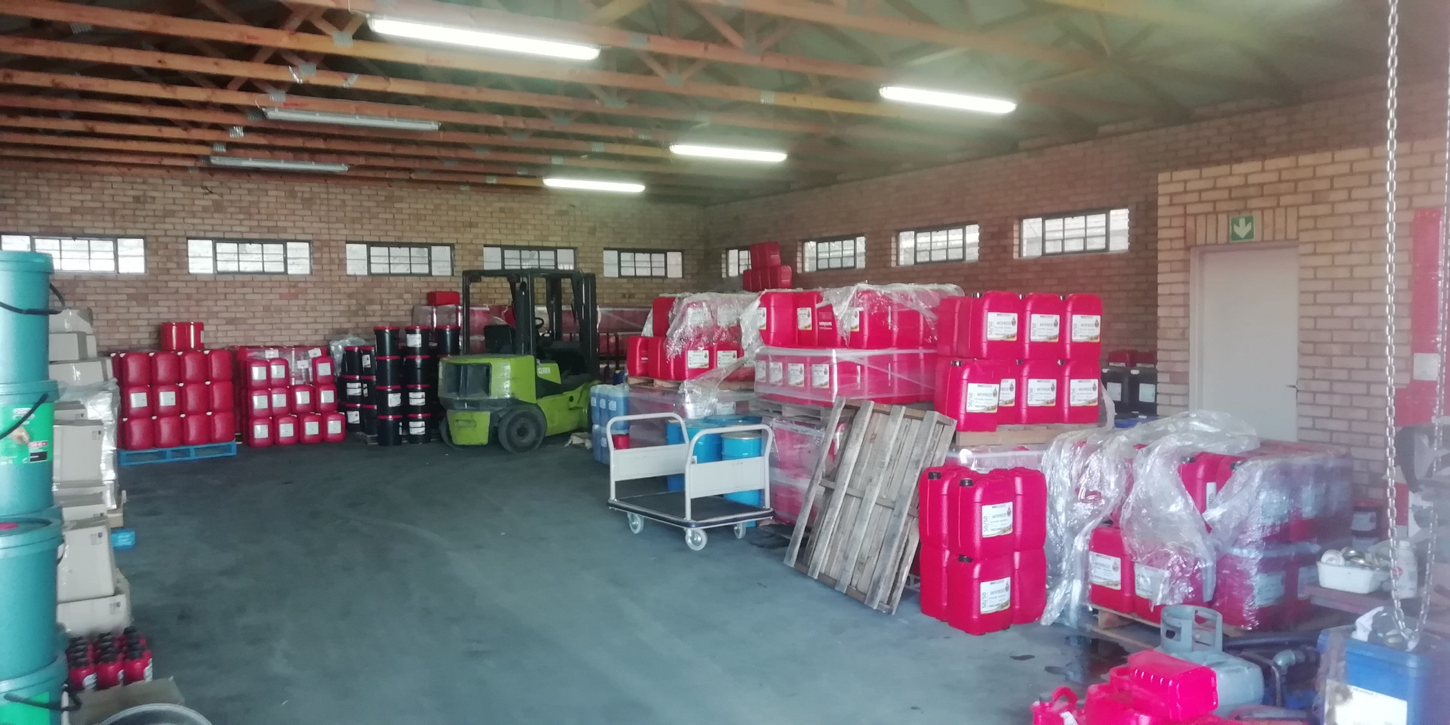 Commercial industrial property for sale in Oos Einde, Rustenburg - View 2