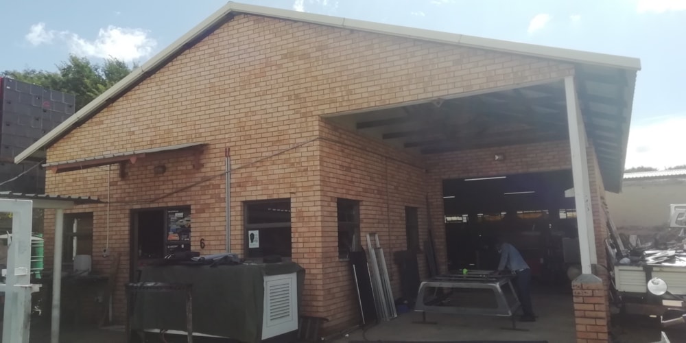 Commercial industrial property for sale in Oos Einde, Rustenburg - 1RU1567781