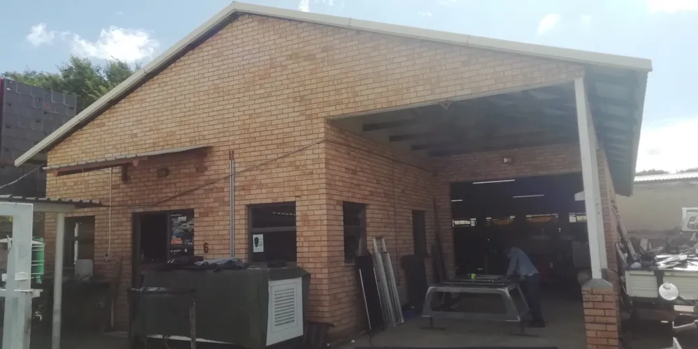 Commercial industrial property for sale in Oos Einde, Rustenburg - 1RU1567781 Commercial industrial property for sale in Oos Einde, Rustenburg - 1RU1567781