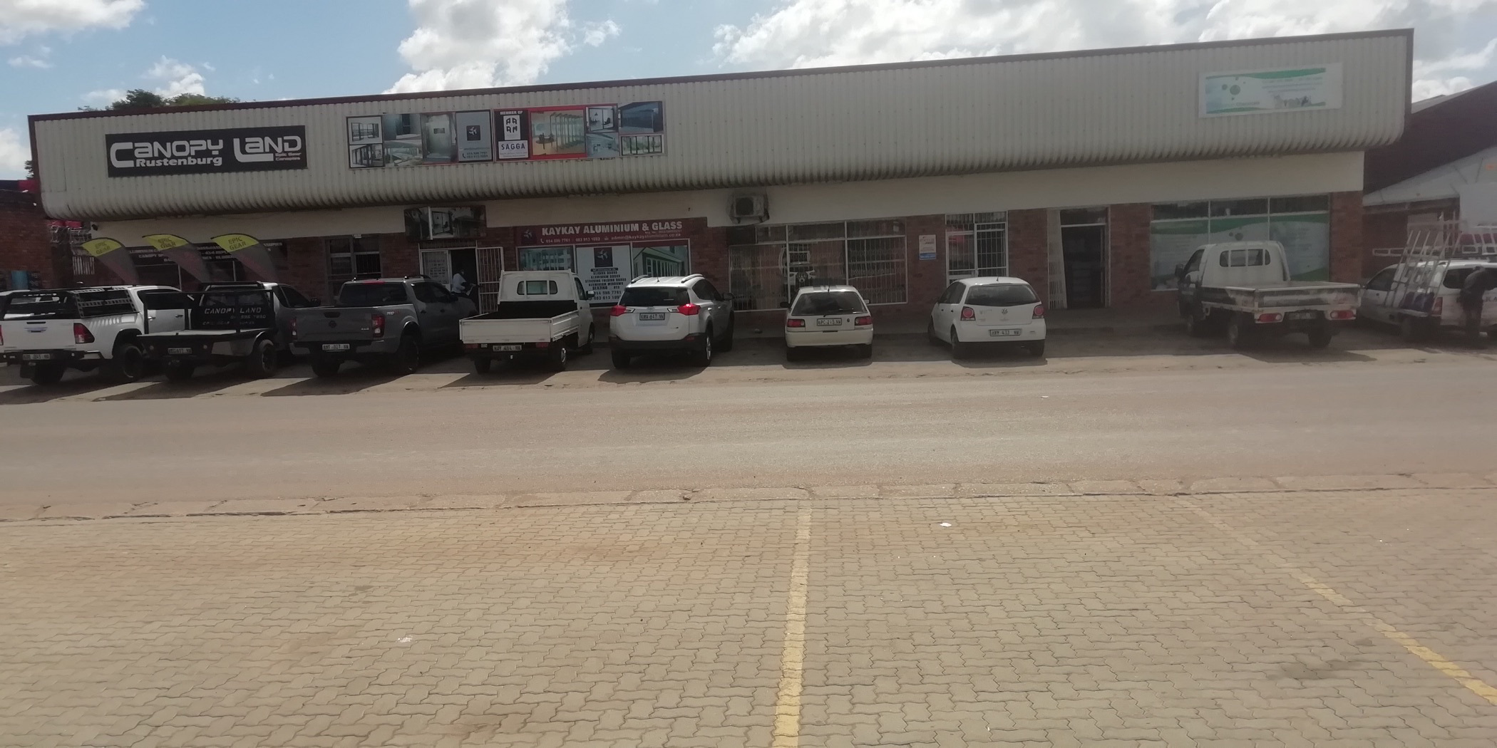 Commercial industrial property for sale in Oos Einde, Rustenburg - 1RU1567781