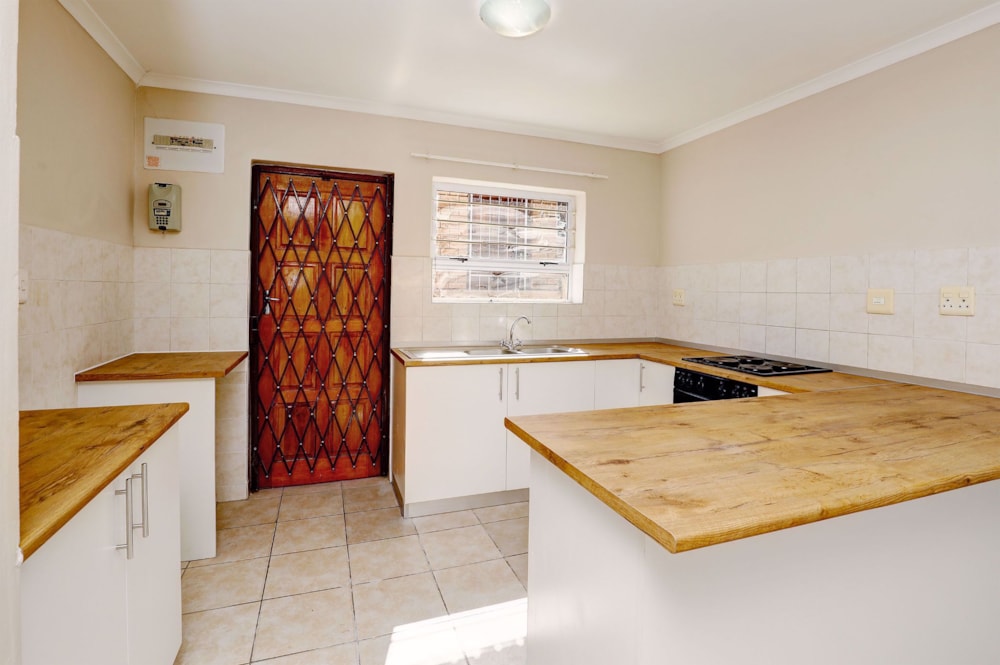House let in Protea Heights - NSL1682219 House let in Protea Heights - NSL1682219