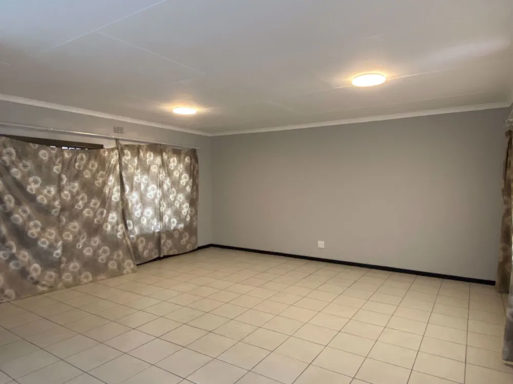House let in Barry Hertzog Park - 1NW1717259