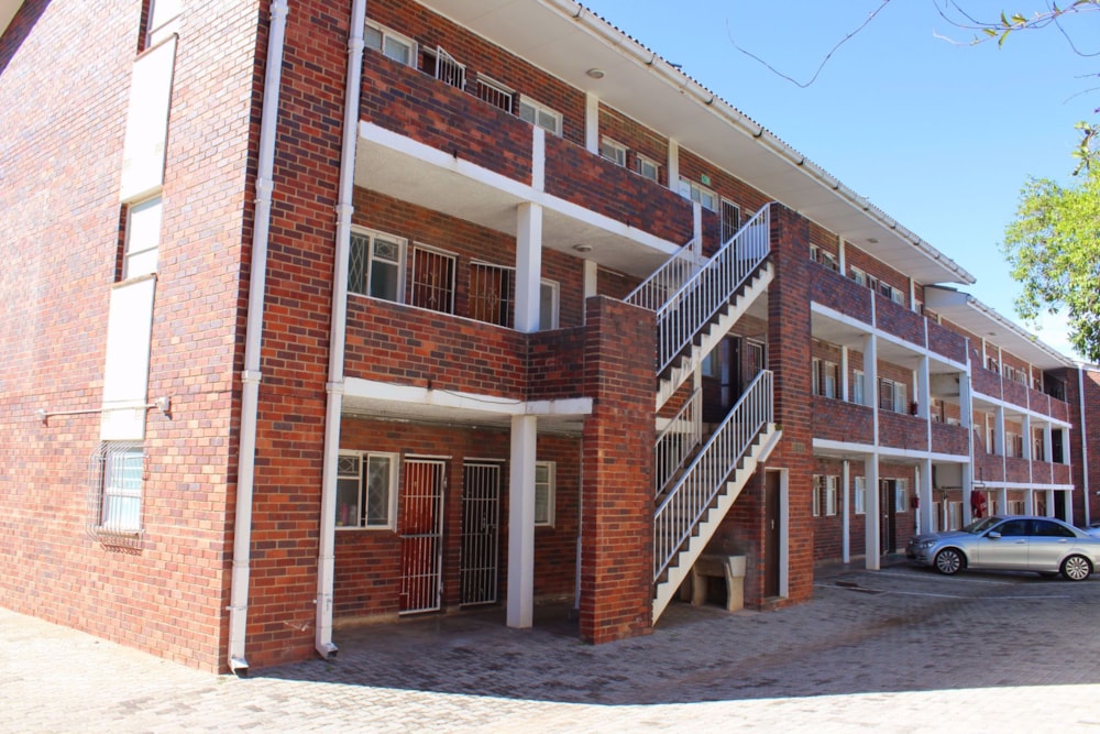 Bachelor apartment for sale in Grahamstown Central (Makhanda Central)  - 1GC1569108
