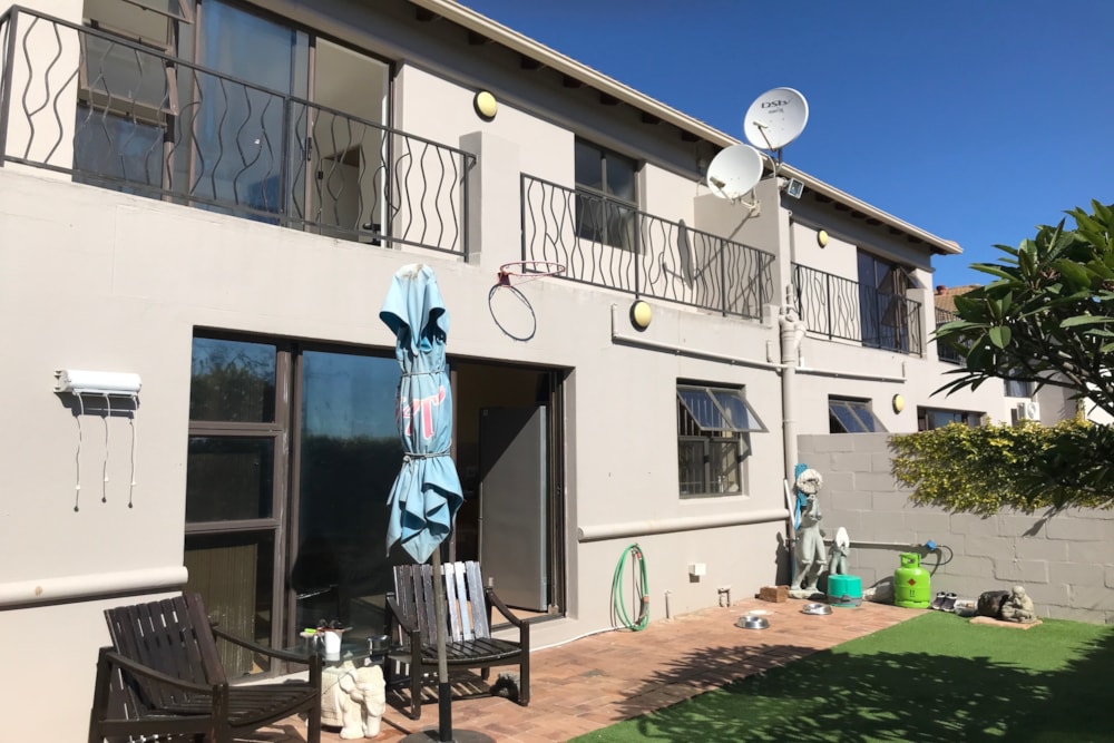 Townhouse to rent in Big Bay - 1TV1743205