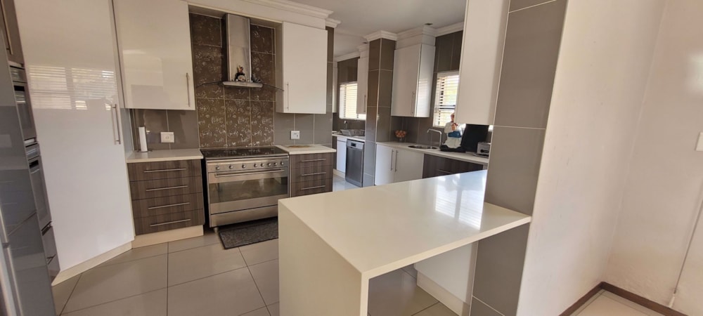 House for sale in Helderwyk Estate - 1BJ1565445 House for sale in Helderwyk Estate - 1BJ1565445