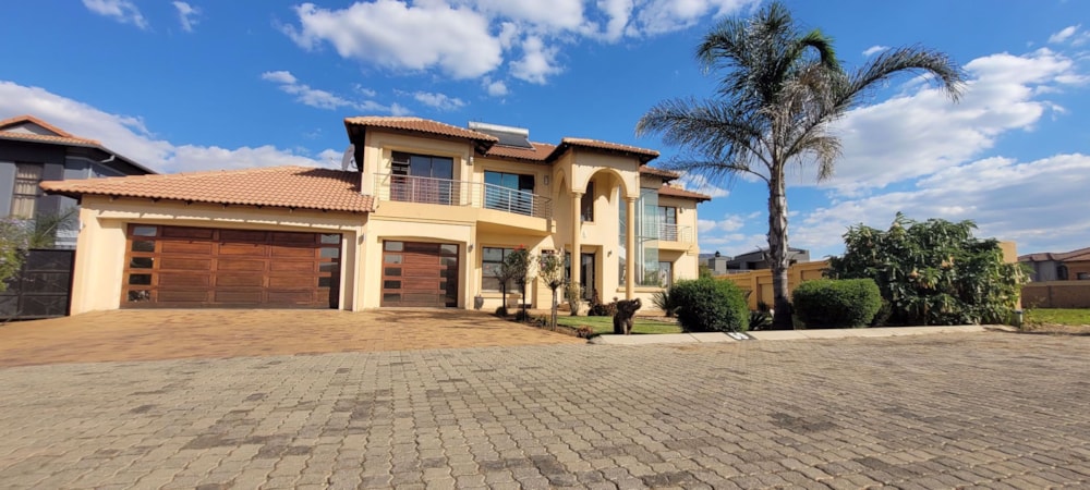 House for sale in Helderwyk Estate - 1BJ1565445 House for sale in Helderwyk Estate - 1BJ1565445