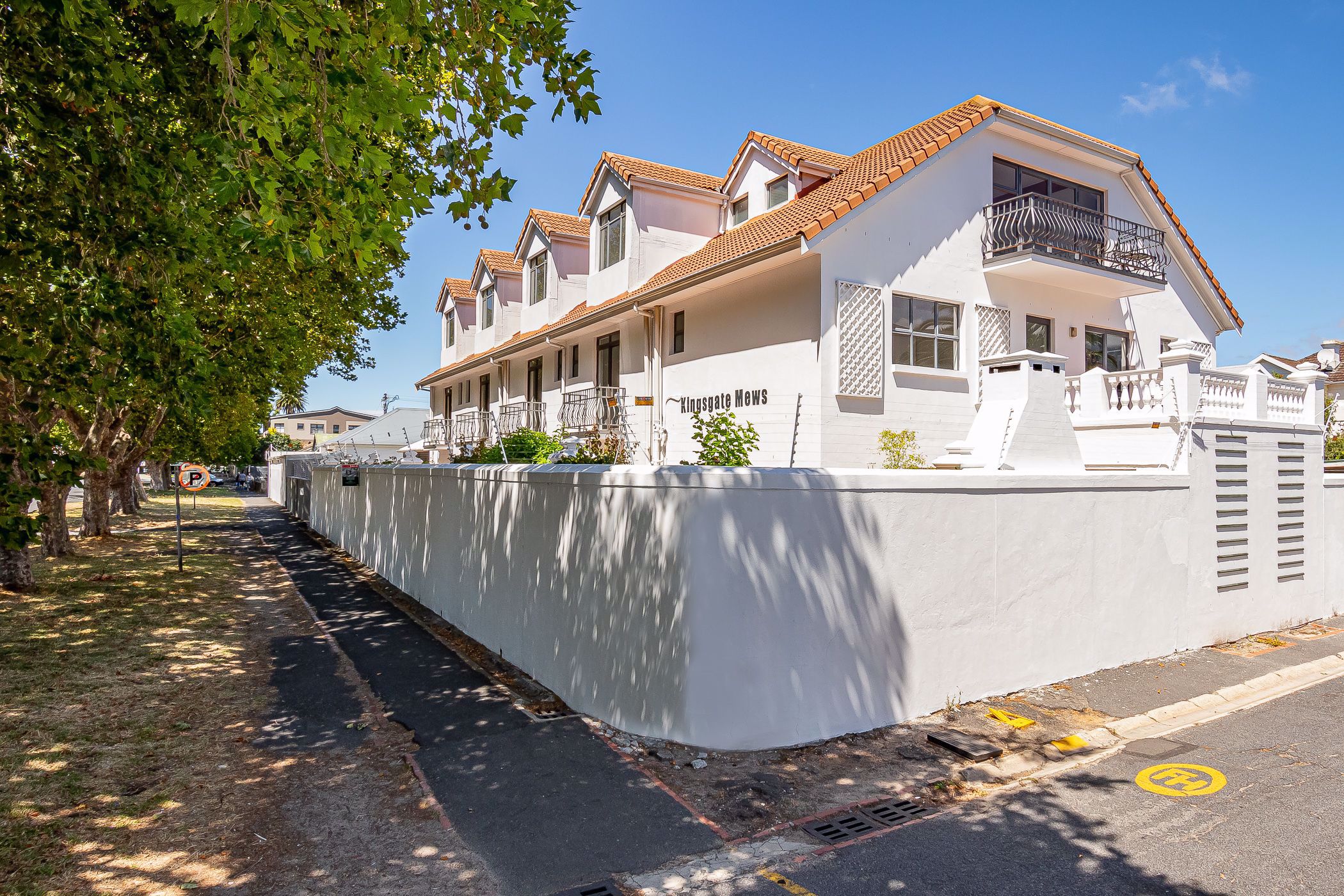 Townhouse to rent in Kenilworth, Cape Town - RBL1729714