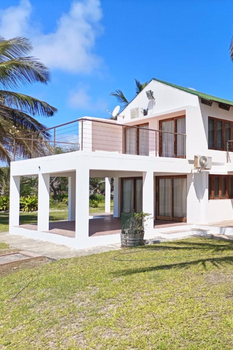 Beach resort for sale in Inhassoro, Mozambique - 3MQ1569693