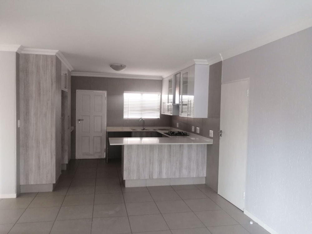 Townhouse for sale in Helderwyk Estate - 1BJ1593644