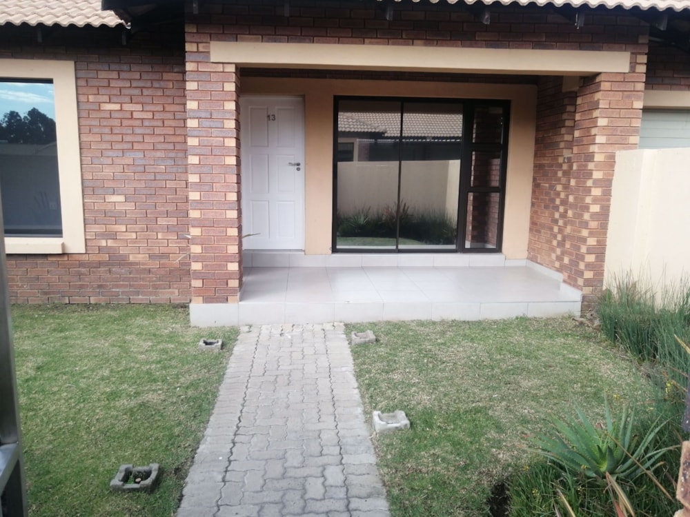 Townhouse for sale in Helderwyk Estate - 1BJ1593644
