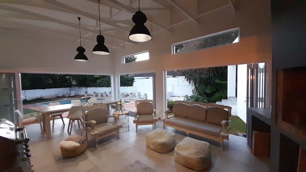 Guesthouse for sale in Waterkloof Ridge - PT1570272 Guesthouse for sale in Waterkloof Ridge - PT1570272