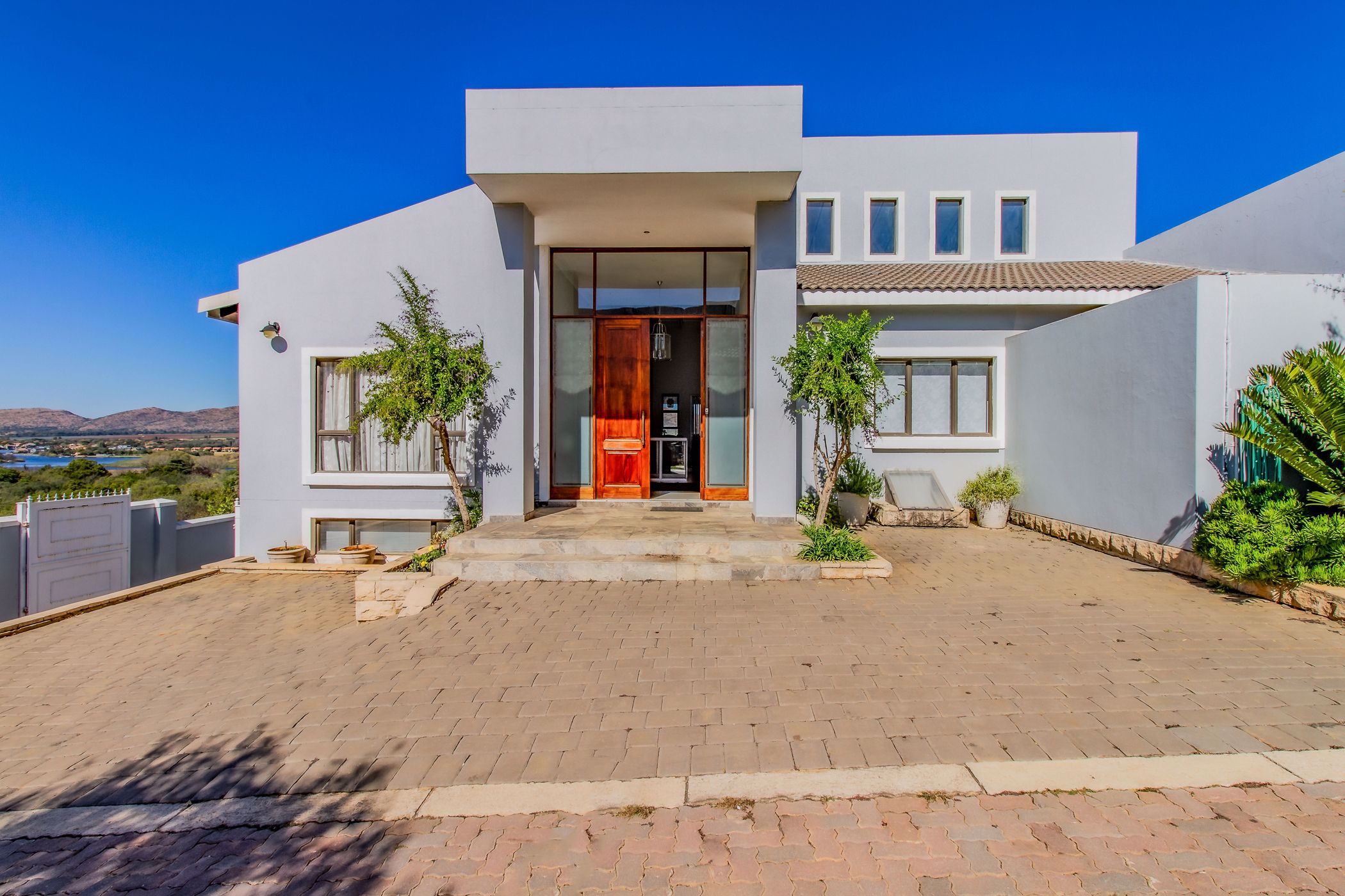 Security estate home for sale in Magalies Golf Estate - 1HR1740270