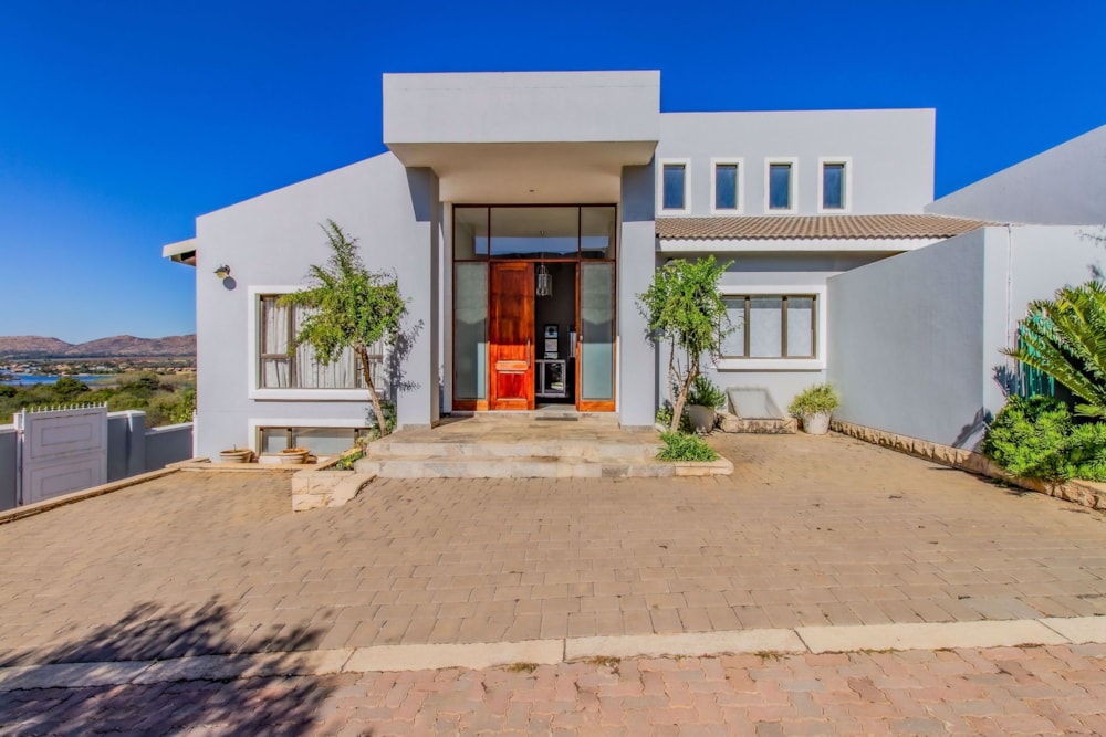 Security estate home for sale in Magalies Golf Estate - 1HR1740270