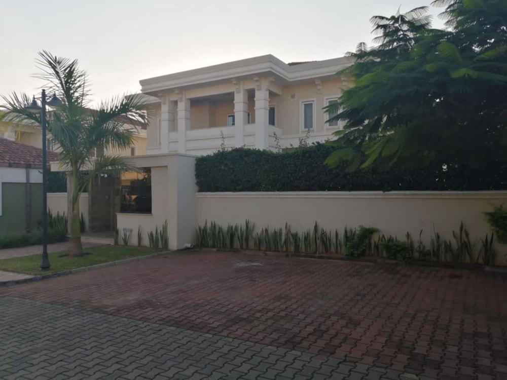 Double-storey house for sale in Matola, Mozambique - 3MQ1580199