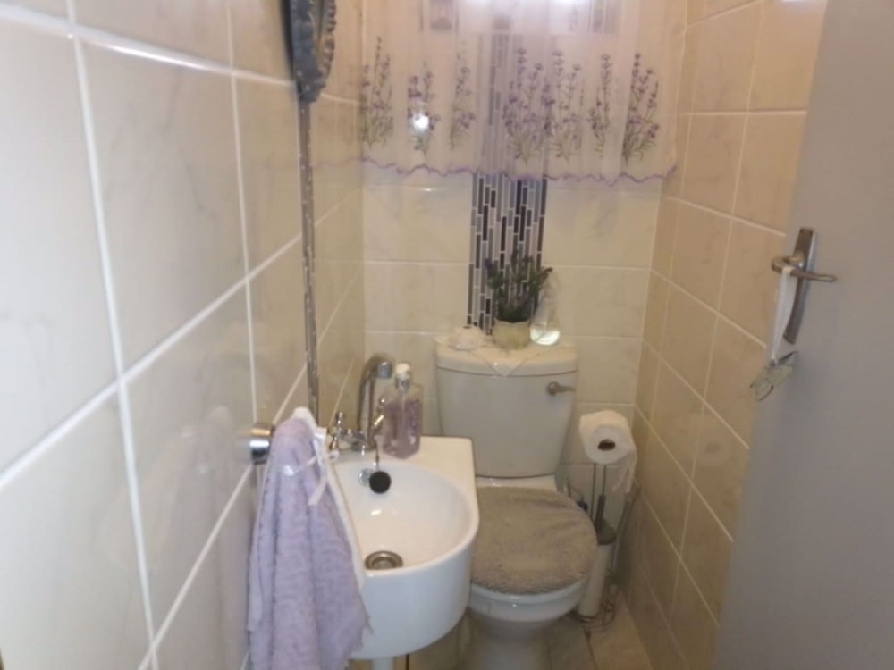 Apartment for sale in Scottburgh - 1si1571015