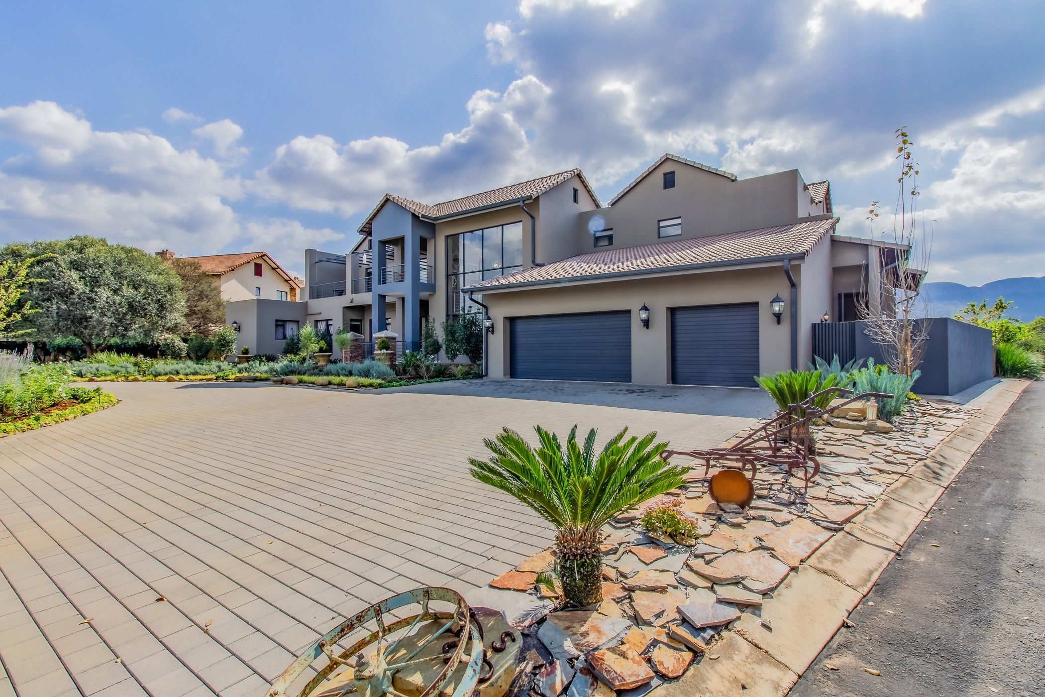 Security estate home for sale in The Coves - 1HR1699873