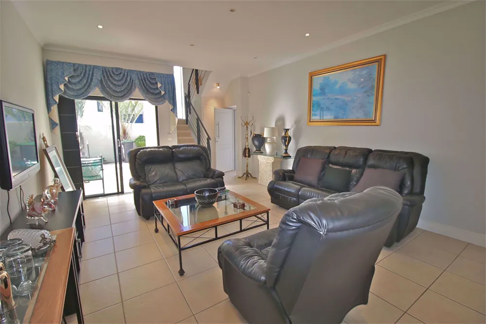 House let in Plattekloof - 1PLA1743102 House let in Plattekloof - 1PLA1743102