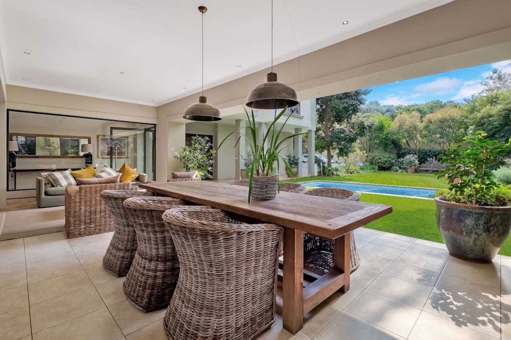 Double-storey house for sale in Melrose - HP1729673