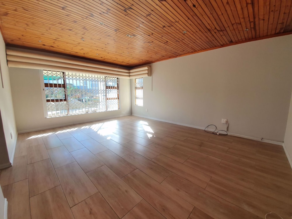 House to rent in Beacon Bay - 1ET1571654