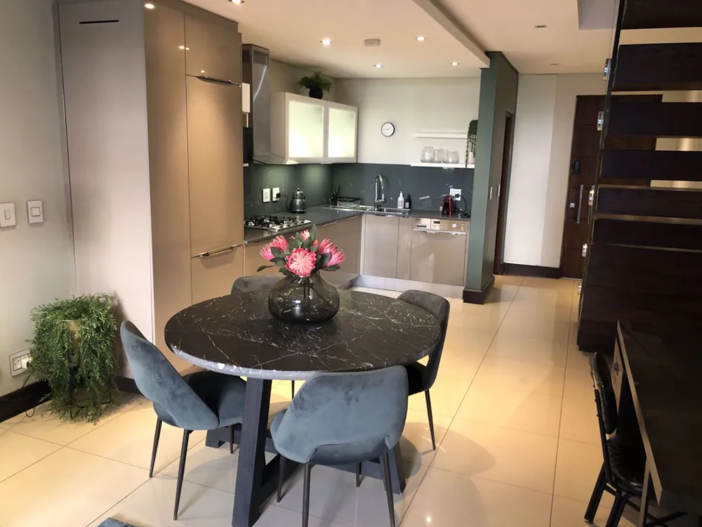 Double-storey apartment let in Melrose Arch - JBL1722710 Double-storey apartment let in Melrose Arch - JBL1722710