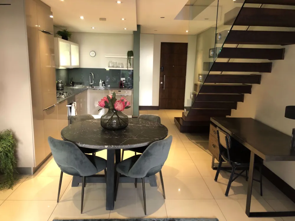 Double-storey apartment let in Melrose Arch - JBL1722710 Double-storey apartment let in Melrose Arch - JBL1722710
