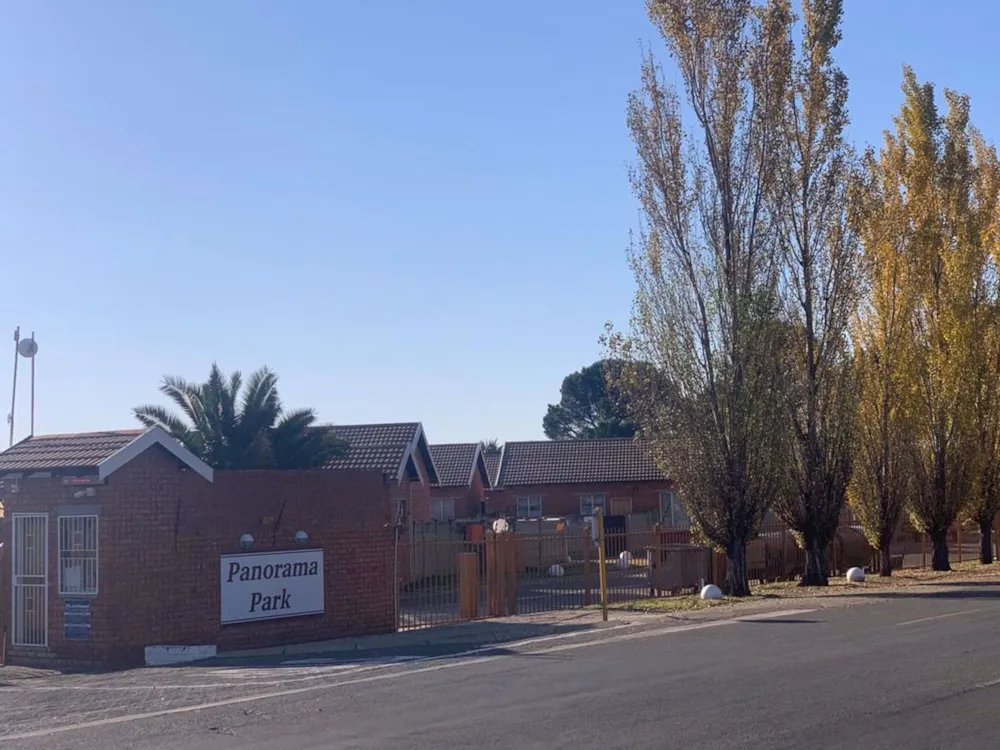 Townhouse to rent in Noordhoek, Bloemfontein - 1BX1752549 Townhouse to rent in Noordhoek, Bloemfontein - 1BX1752549