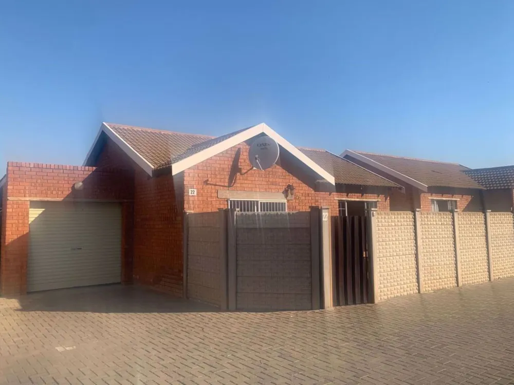 Townhouse to rent in Noordhoek, Bloemfontein - 1BX1752549 Townhouse to rent in Noordhoek, Bloemfontein - 1BX1752549