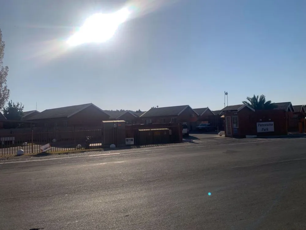 Townhouse to rent in Noordhoek, Bloemfontein - 1BX1752549 Townhouse to rent in Noordhoek, Bloemfontein - 1BX1752549