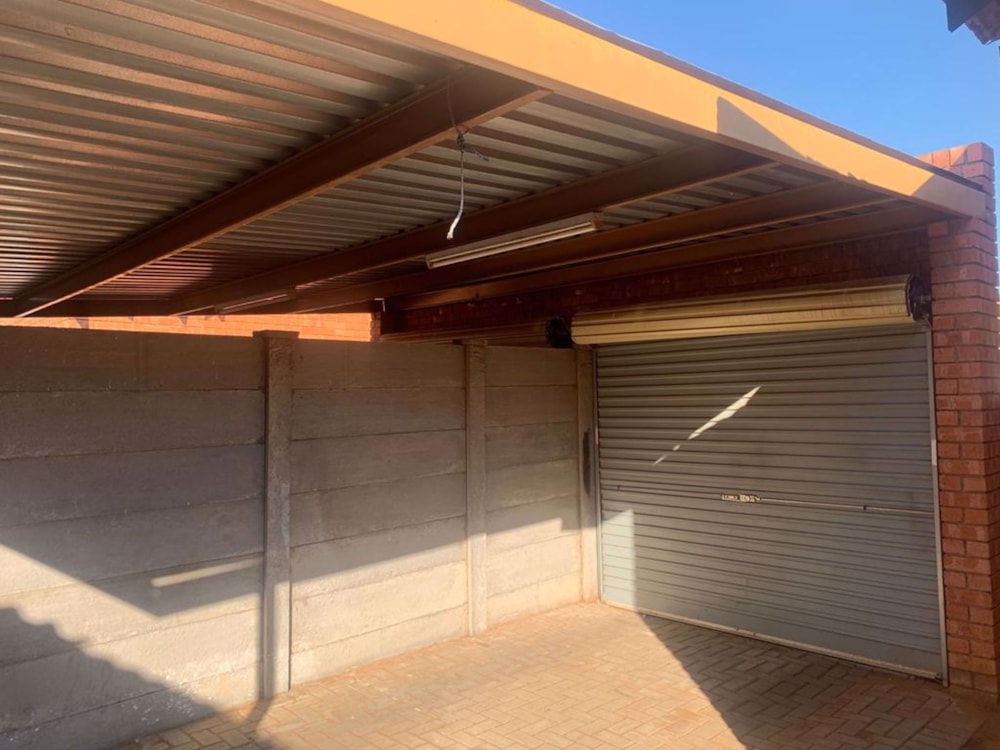 House to rent in Noordhoek, Bloemfontein - 1BX1717301 House to rent in Noordhoek, Bloemfontein - 1BX1717301