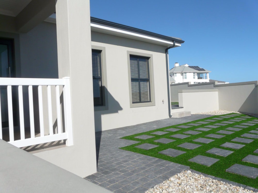 Semi-detached house to rent in Yzerfontein - LBL1747036