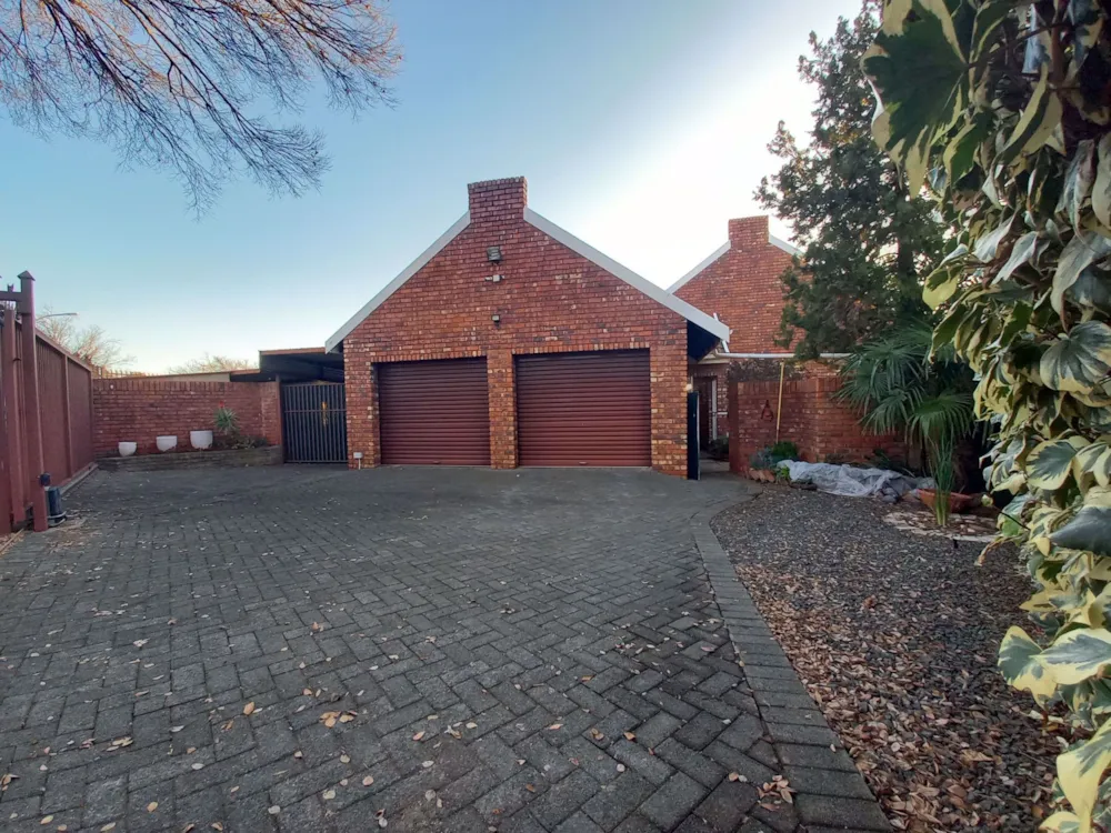 House let in Generaal de Wet - 1BX1743503 House let in Generaal de Wet - 1BX1743503