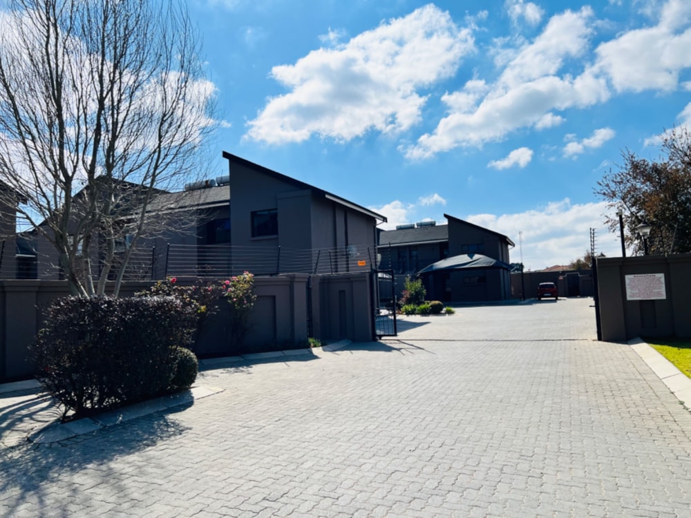 Apartment for sale in Helderwyk Estate - 1BJ1699809 Apartment for sale in Helderwyk Estate - 1BJ1699809