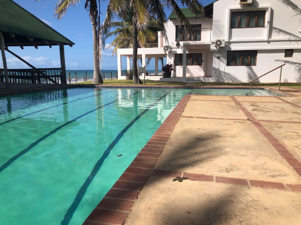 Beach resort for sale in Inhassoro, Mozambique - 3MQ1569693