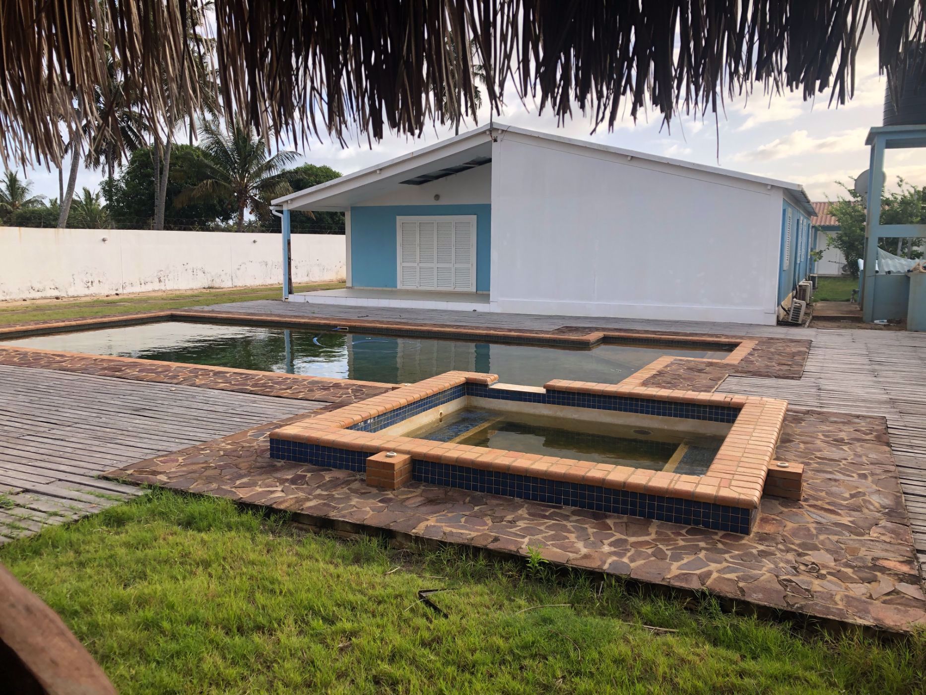 House for sale in Praia do Tofo, Mozambique - 3MQ1570182