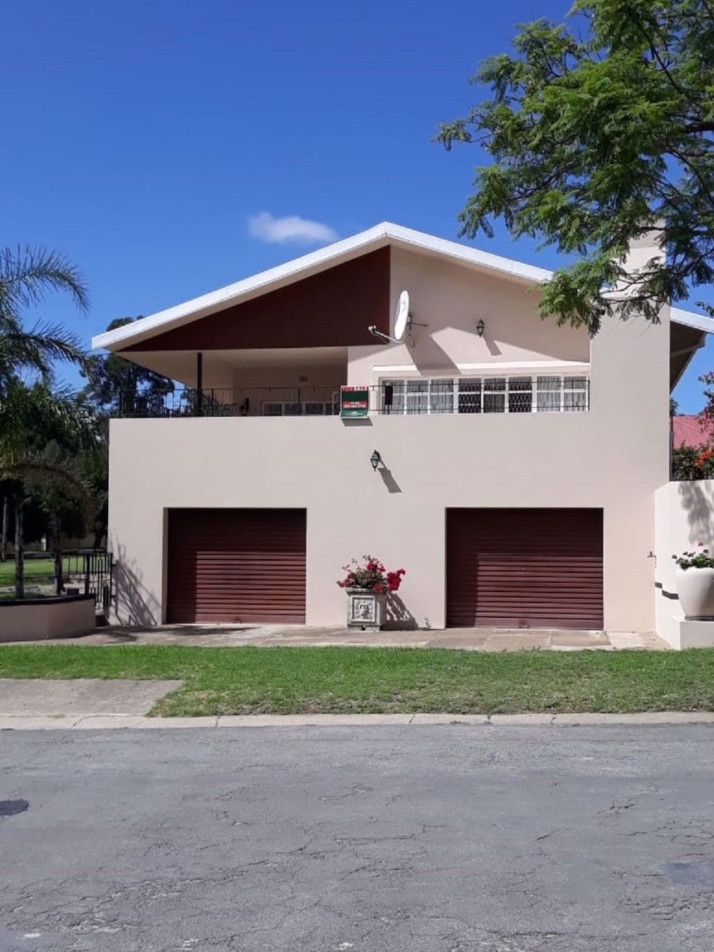 House for sale in Somerset East - 1KK1572992