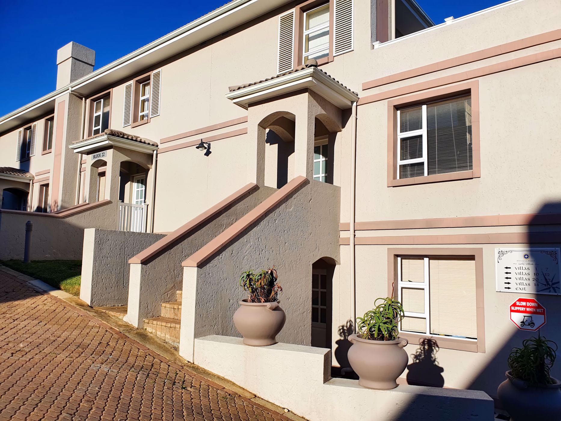 Apartment to rent in Pinnacle Point Golf Estate - 1MB1741288